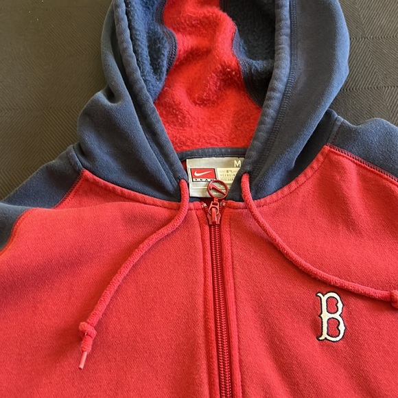 Nike Red Sox hoodie - this shows a bit of fad due to washings - Picture 3 of 4
